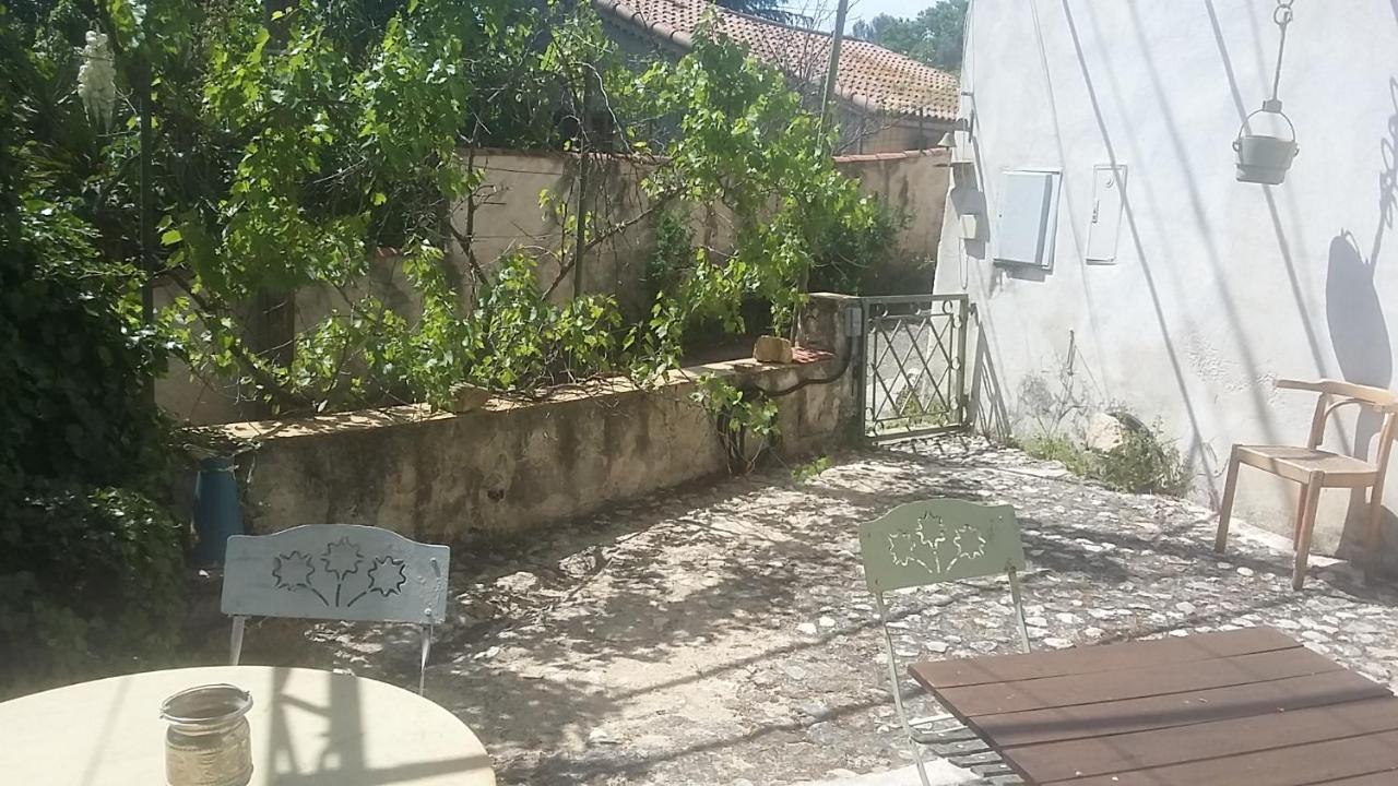 Appartement Dans Hameau Provencal Алло Екстер'єр фото