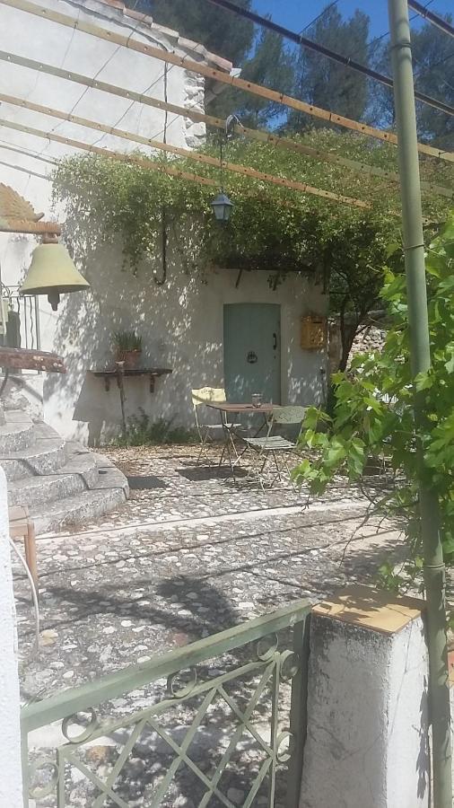 Appartement Dans Hameau Provencal Алло Екстер'єр фото