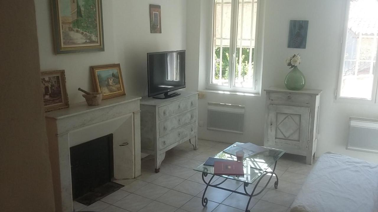 Appartement Dans Hameau Provencal Алло Екстер'єр фото